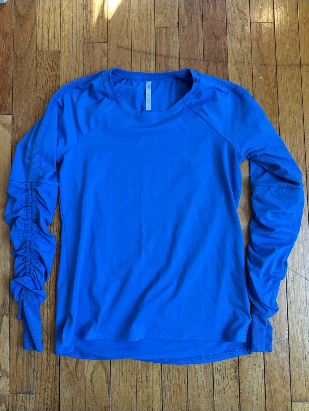 Fabletics Royal Blue Long-Sleeve Ruched Sleeve Top